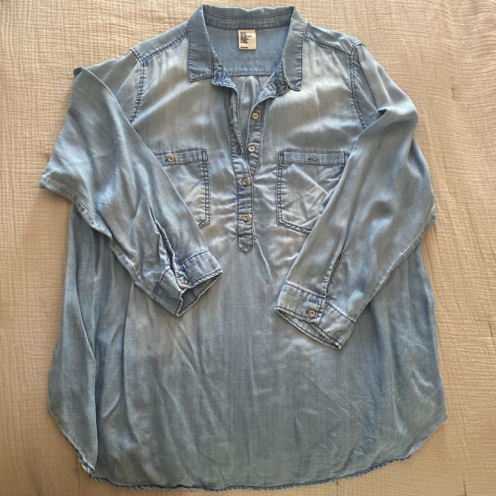Jeans shirt with pockets